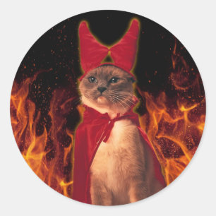 Pegatina Redonda Gato gracioso en disfraz malvado de Halloween