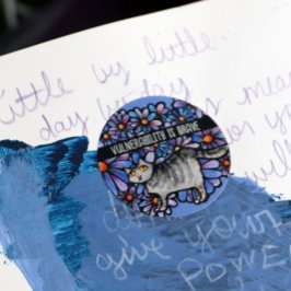 Pegatina Redonda Gato Kitty Púrpura Daisies Gris Gato Gris Gris Gri