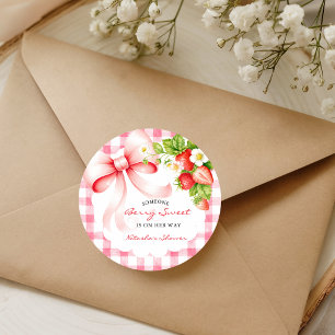 Pegatina Redonda gingham de fresa Rosa baby shower