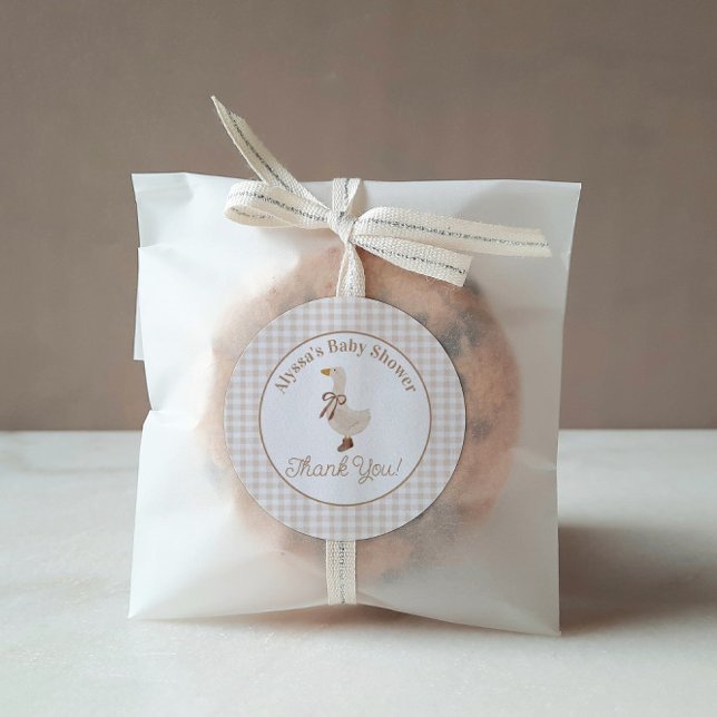 Pegatina Redonda Gingham Goose Baby Shower Stickers in Beige (Subido por el creador)