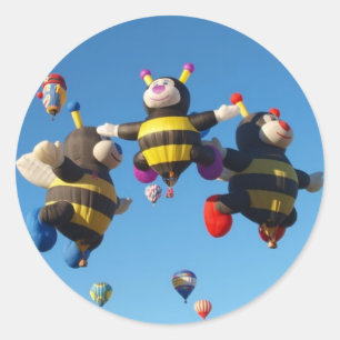 Pegatina Redonda Globo del aire caliente - hinchando