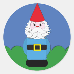 Pegatina Redonda Gnome escandinavo en la hierba
