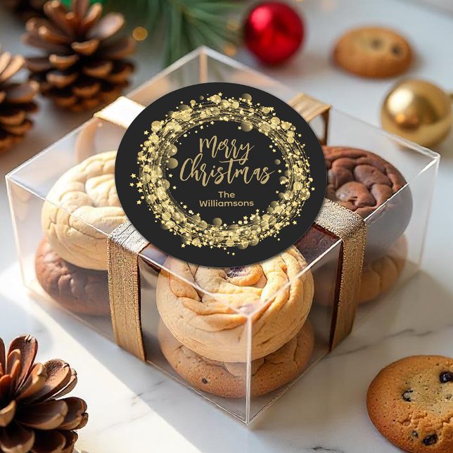 Pegatina Redonda Gold Stars Feliz Navidad (Gold Star Wreath Merry Christmas 3" Round Stickers personalized with your names)