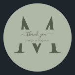 Pegatina Redonda Gracias por la boda del monograma verde sabio<br><div class="desc">Boda de monograma verde sage personalizado moderno gracias a los pegatinas con escritura moderna. Personaliza fácilmente en línea. Artículos de correspondencia disponibles para complementar estas elegantes etiquetas de boda monograma.</div>