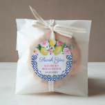 Pegatina Redonda Gracias Positano Lemons Wedding Shower Favor<br><div class="desc">Gracias pegatinas por cualquier evento (mostrado aquí por una ducha de novia pero todos los campos de texto son personalizable). El diseño presenta limones acuarelas con flores de color rosa bonito con azul cobalto y texto rosa fucsia.</div>