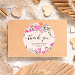 Pegatina Redonda Gracias tipografía pradera pastel flores silvestre<br><div class="desc">Gracias a la tipografía pradera flores silvestres ,  perfecto para favores de novia o de bebé con bonito pastel rosa,  morado,  flores naranjas y hojas verdes.</div>