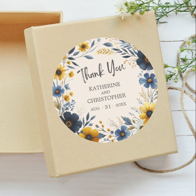 Pegatina Redonda Gracias Watercolor Flores Silvestres Elegante Boda (Wedding Thank You Sticker with Watercolor Wildflowers in dark blue and yellow.)
