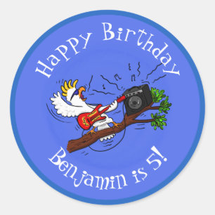 Pegatina Redonda Graciosa cacatúa tocando el personalizado de guita