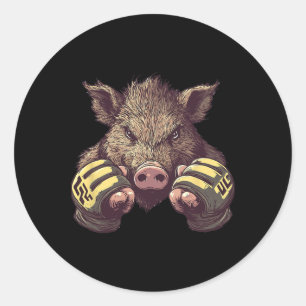 Pegatina Redonda Graciosa Mma Boar - Combatiente En Jaula Y Caja De