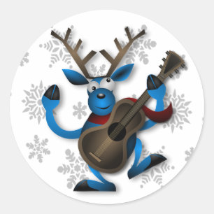 Pegatina Redonda Gracioso reno tocando guitarra navideño