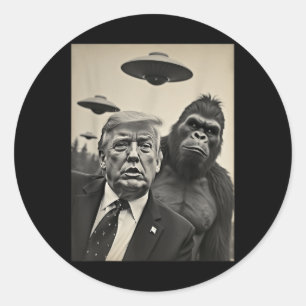 Pegatina Redonda Gracioso Trump Bigfoot Selfie Con Alienígena Extra