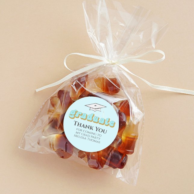 Pegatina Redonda Graduación azul Graduado Típografía Retro Simple (Subido por el creador)