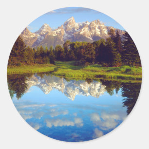 Pegatina Redonda Grand Tetons reflejados en el río Snake