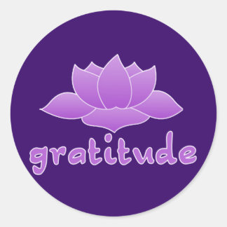 Pegatina Redonda Gratitud con Lotus violeta