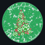 Pegatina Redonda Green Animal Paw Silhouth Christmas Tree<br><div class="desc">Feliz Navidad árbol abstracto moderno con silueta de pata de animales verdes baubles. Decoración de las vacaciones de amantes de los animales en rojo, verde y blanco. El sentimiento navideño en la cima se puede cambiar a lo que quieras. Añade amor y tú o tus mascotas nombres debajo del árbol...</div>