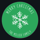 Pegatina Redonda Green Merry Christmas Snowflake Personalizado<br><div class="desc">Añada un toque único a sus sobres de vacaciones o regalos envueltos con esta fresca y moderna pegatina de Navidad. Personalizar este diseño con su apellido o texto de bienvenida.</div>