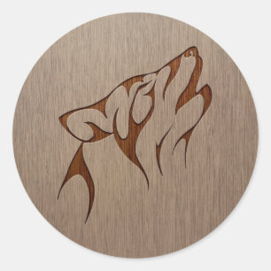 Pegatina Redonda Grito del lobo grabado en el diseño de madera