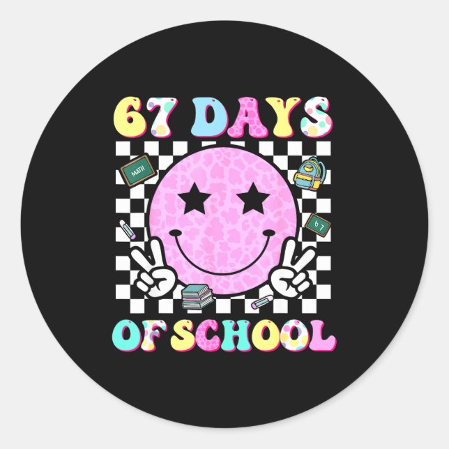 Pegatina Redonda Groovy 67 Days Of School Smile Face Teacher Kids W (Anverso)