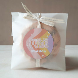Pegatina Redonda groovy rainbow 5 es un vibe retro daisy fresco de 