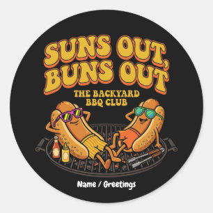 Pegatina Redonda Groovy Suns Out Buns Out Club de Barbacoa en el Pa