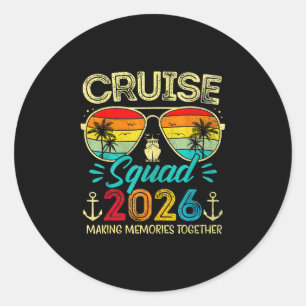 Pegatina Redonda Grupo familiar de Cruise Squad 2026 con trajes a j