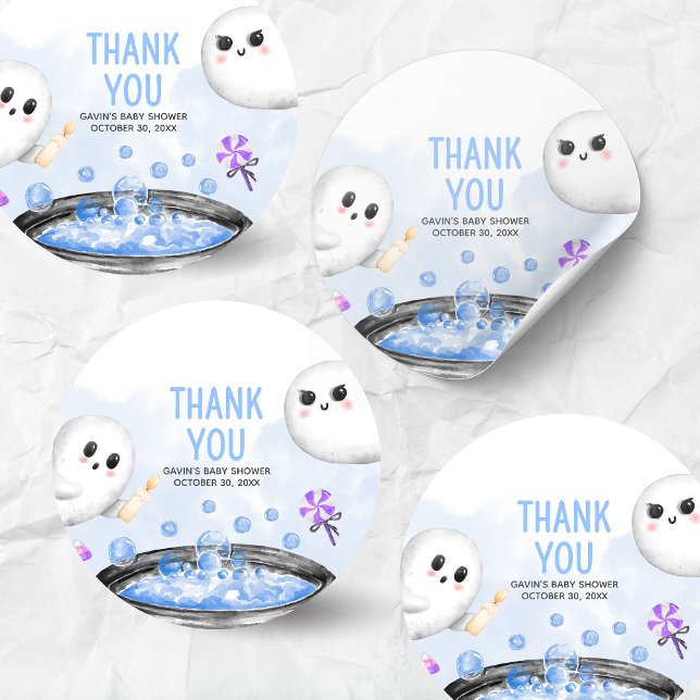 Pegatina Redonda Halloween azul es un Baby Shower de niños (Oh Sheet It's a Boo-y Halloween Baby Shower Sticker)