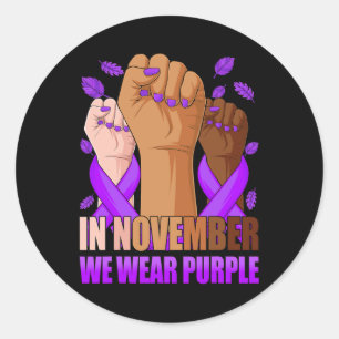 Pegatina Redonda Hand En Noviembre usamos conciencia púrpura de epi