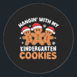 Pegatina Redonda Hangin My Kindergarten Cookie Gingerbread Christma<br><div class="desc">Hangin My Kindergarten - Profesor de Navidades de Gallina Gingerbread</div>