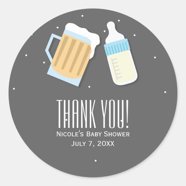 Pegatina Redonda Hay un bebé. Favor de regalo para fiesta de cervez (Anverso)