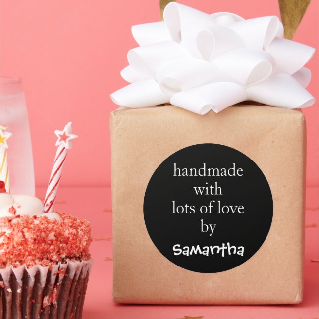 Pegatina Redonda Hecho a Mano con Mucho Amor por Nombre Blanco Negr (Fiesta)