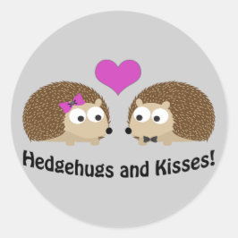 Pegatina Redonda Hedgehugs and Kisses Hedgehog Love
