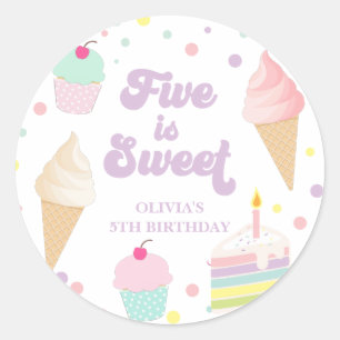 Pegatina Redonda Helado y pastel cinco es dulce cumpleaños 5