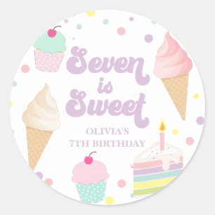Pegatina Redonda Helado y pastel siete es dulce séptimo cumpleaños