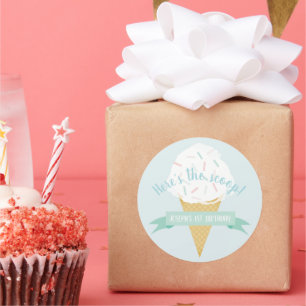 Pegatina Redonda Hielo rociado Crema aquí está el cumpleaños de Sco