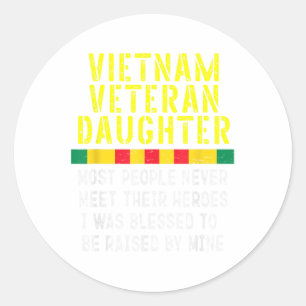 Pegatina Redonda Hija veterana de Vietnam criada por mi veterinario