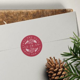 Pegatina Redonda Holly y Pine   Invierno Guardar la fecha