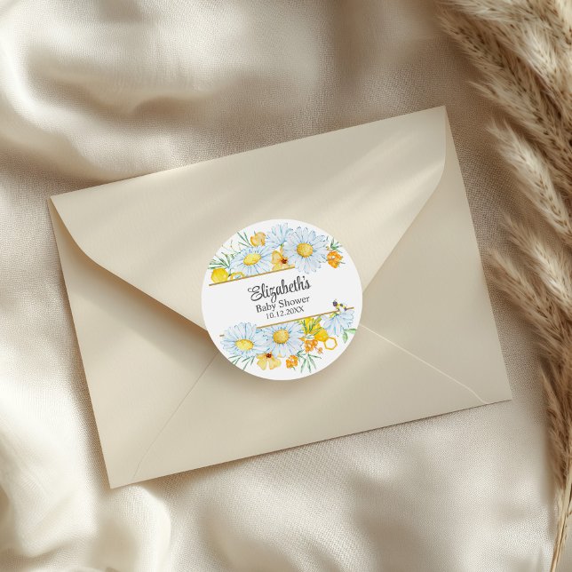 Pegatina Redonda Honey Bee Wildflowers Baby Shower (Honey Bee Wildflowers Baby Shower Classic Round Sticker on an elegant envelope.)