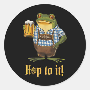 Pegatina Redonda Hop To It Lederhosen Frog Holding Beer Funny