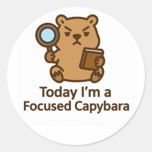 Pegatina Redonda Hoy soy un Carpincho Enfocado – Kawaii Sticker
