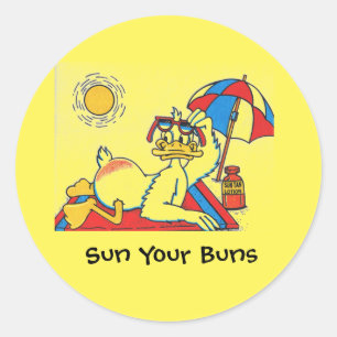 Pegatina Redonda Humor de vacaciones de Sun Your Buns