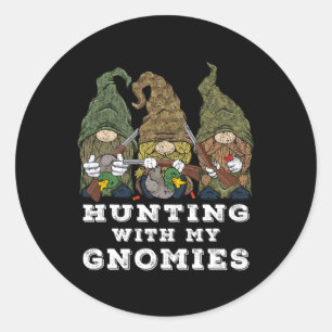 Pegatina Redonda Hunter Gnomes Cazando Con Mis Gnomies De Caza De P