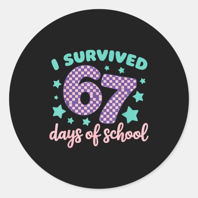 Pegatina Redonda I Survived 67 Days Of School Varwave 6-7  (Anverso)