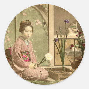 Pegatina Redonda Ikebana - chicas hermosos del kimono que arreglan