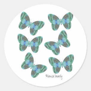 Pegatina Redonda Ilustracion de mariposa con joyas