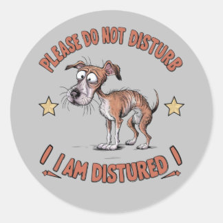 Pegatina Redonda ilustracion personalizado con un perro descamuflad