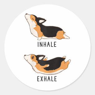 Pegatina Redonda Inhala Exhala Yoga Corgi Tri Color