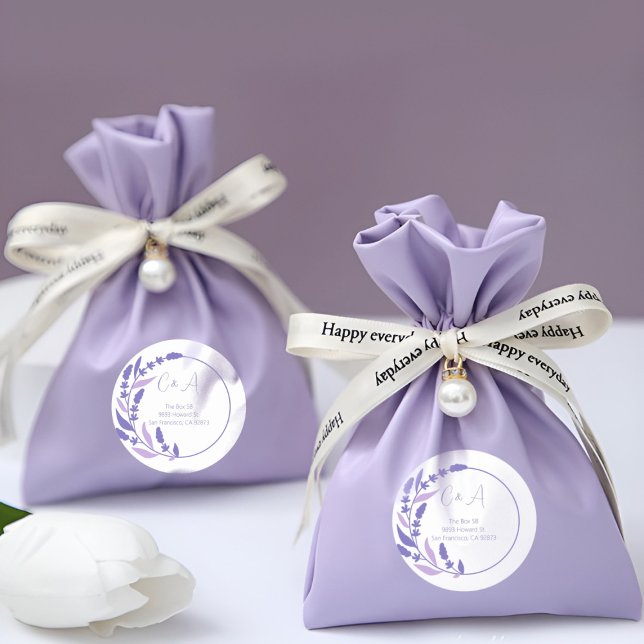 Pegatina Redonda Iniciales del círculo de la púrpura leafy (Purple Leafy Circle Initials Classic Round Sticker on a wedding gift)