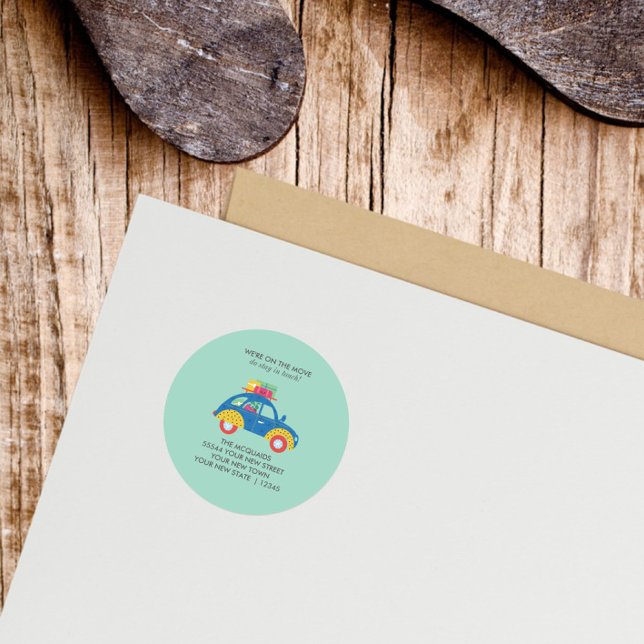 Pegatina Redonda Invitación Funky Car Moving (Blue car teal background return address label
)