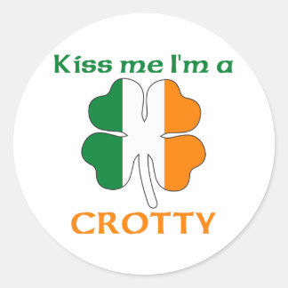 Pegatina Redonda Irlandés personalizado me besa a mí, soy una chica