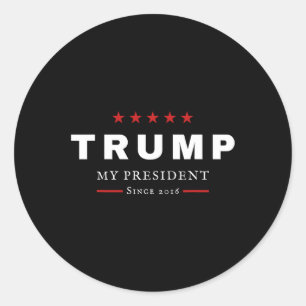 Pegatina Redonda J Trump es mi presidente patriótico desde 2016